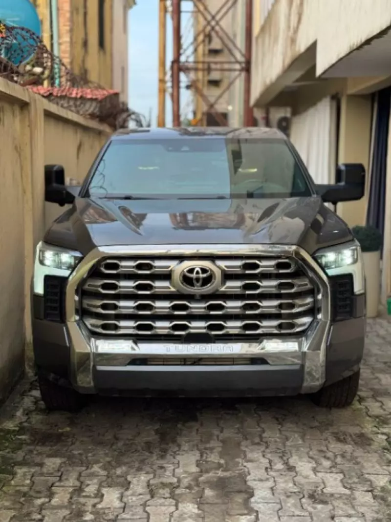 TOYOTA Tundra   - 2024