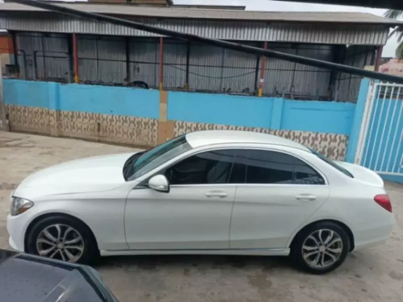 Mercedes-Benz C 300   - 2015