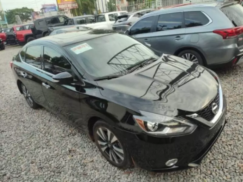 Nissan Sentra   - 2018