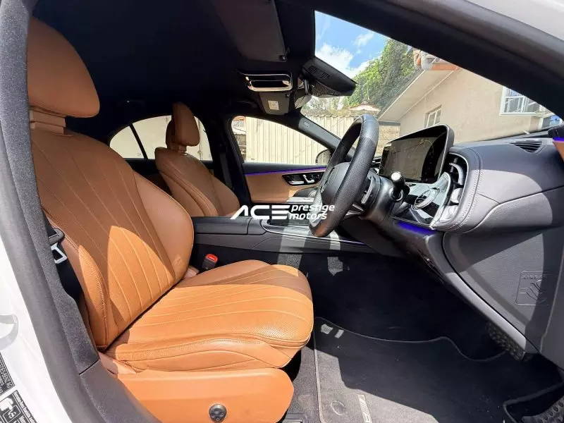 Mercedes-Benz 200   - 2024