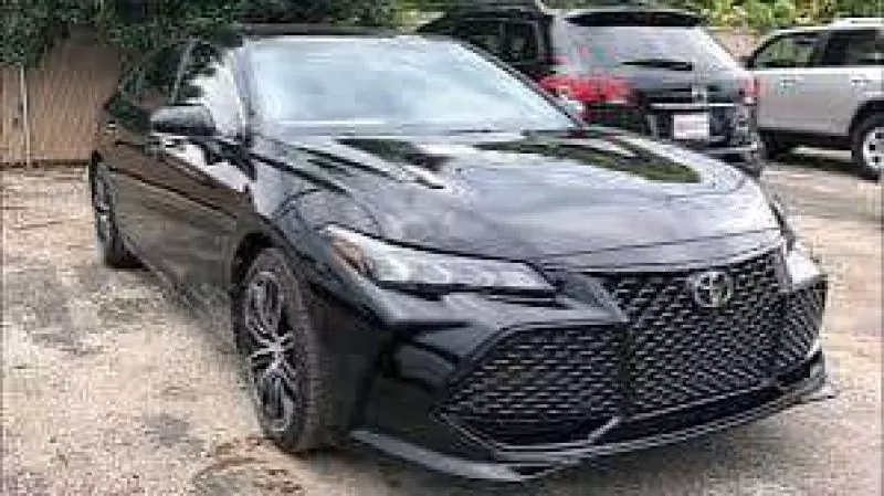 Toyota Avalon   - 2019