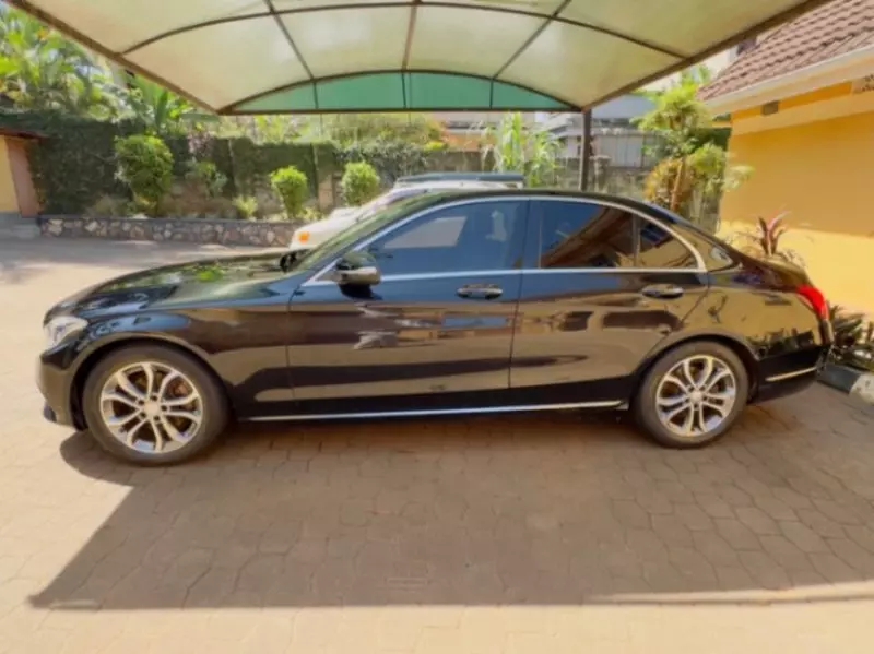 Mercedes-Benz C200 - 2015