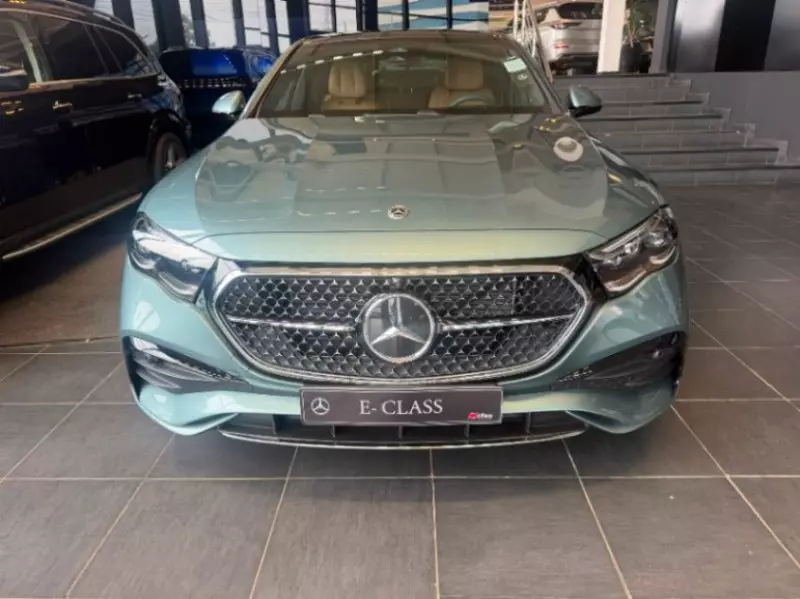 Mercedes-Benz E 300   - 2025