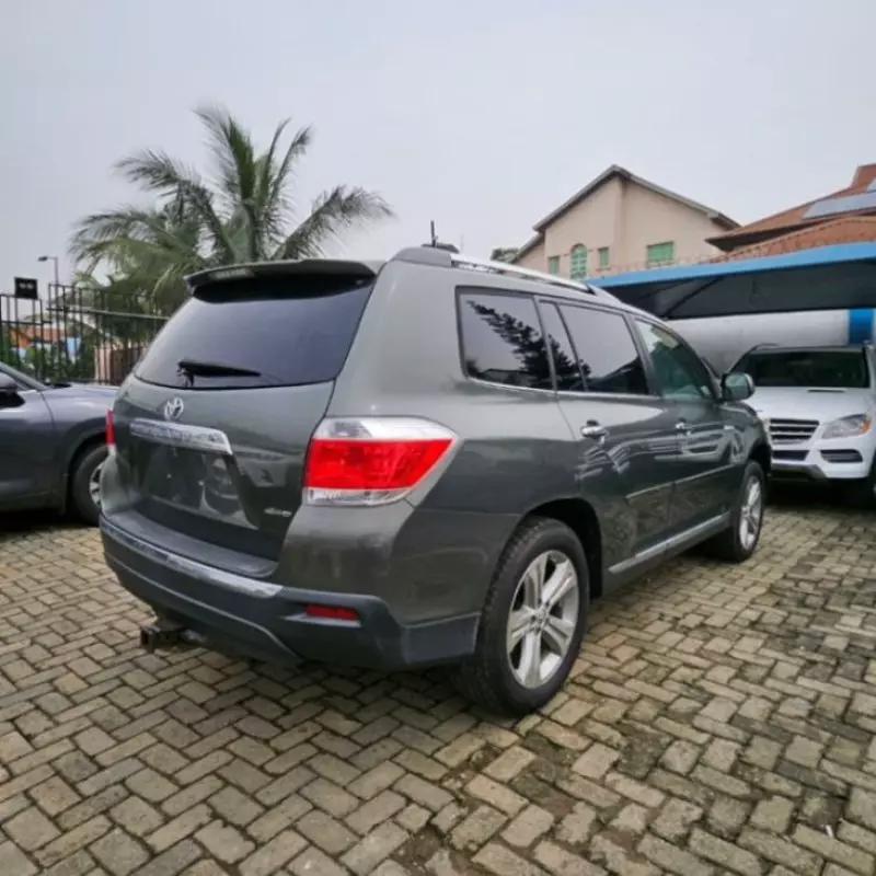 Toyota Highlander - 2013