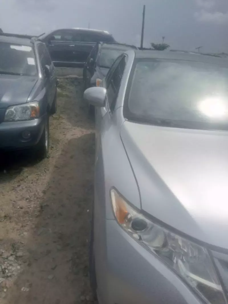 Toyota Venza   - 2011