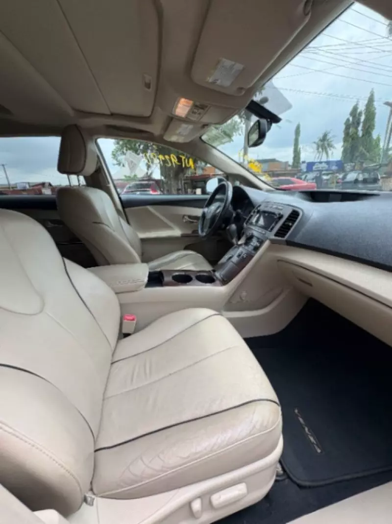 TOYOTA Venza   - 2012