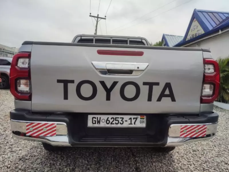 TOYOTA Hilux   - 2017