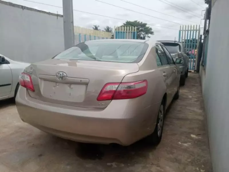 Toyota Camry - 2008