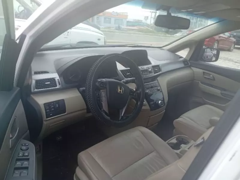 Honda Odyssey - 2012