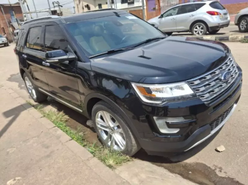 Ford Explorer   - 2016