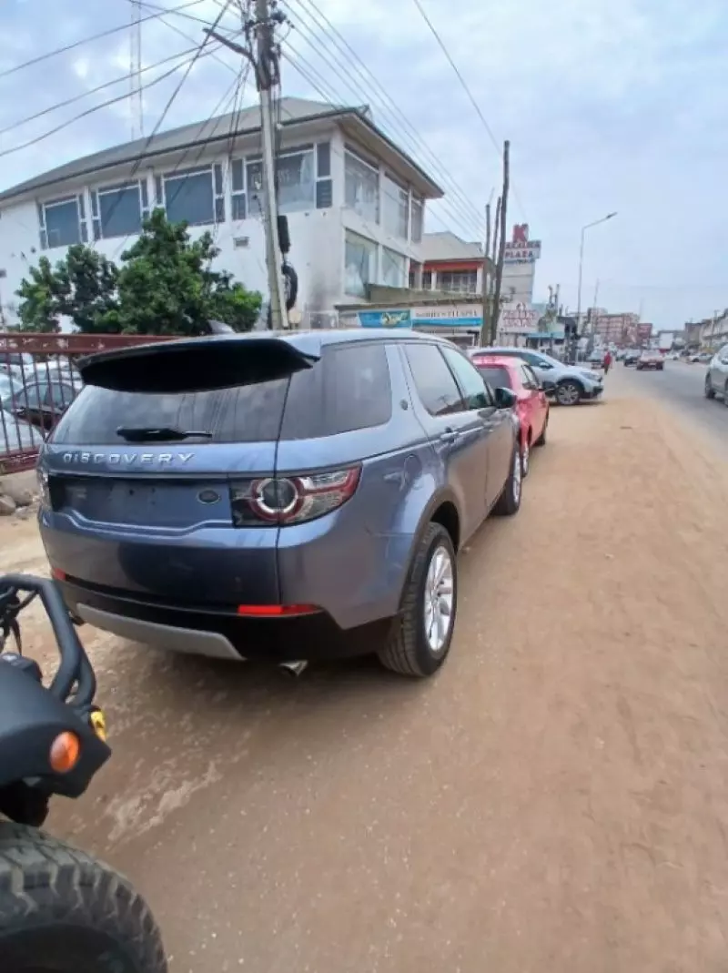 Land Rover Discovery Sport - 2016