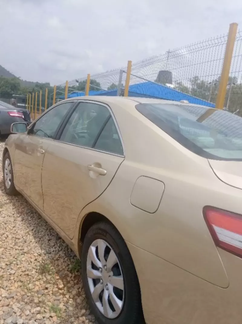 TOYOTA Camry - 2011