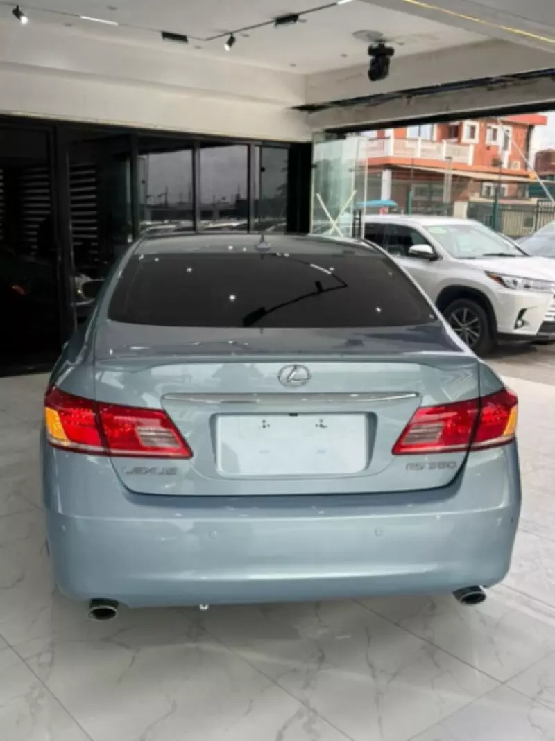 Lexus ES   - 2010