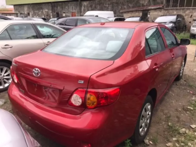 Toyota Corolla   - 2010