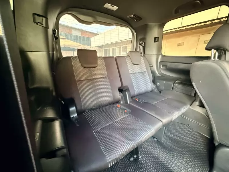 TOYOTA Voxy    - 2019