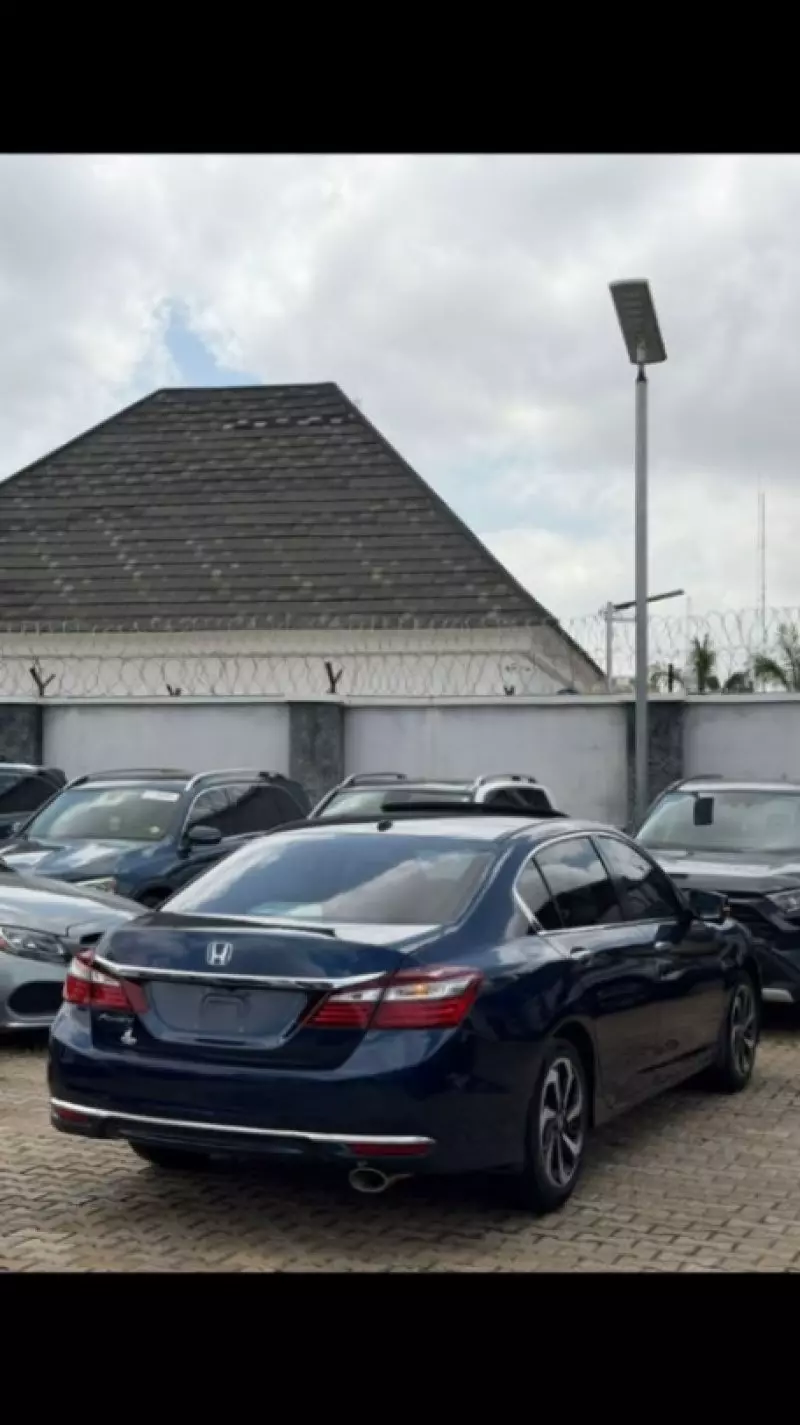 Honda Accord   - 2016