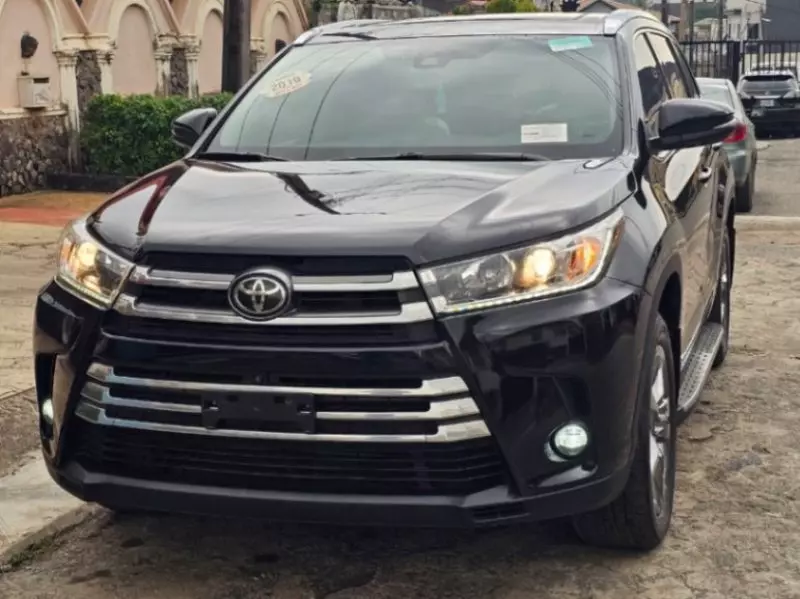 Toyota Highlander   - 2022