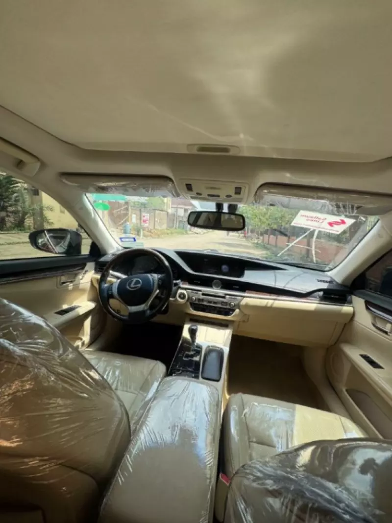 Lexus ES   - 2013