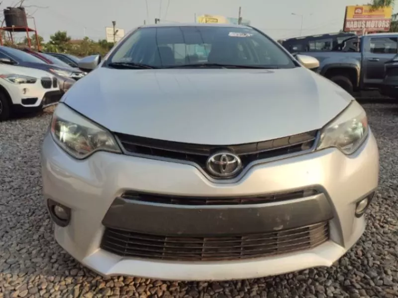Toyota Corolla   - 2015