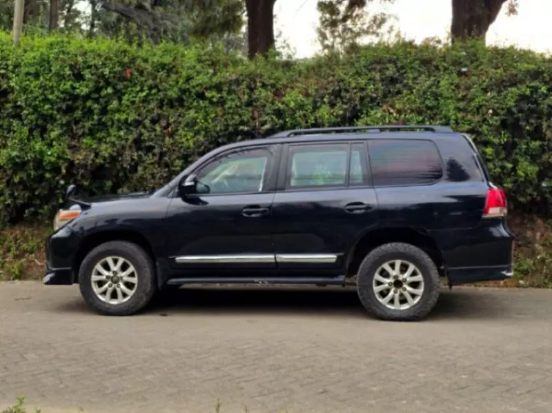 Toyota Land Cruiser   - 2015