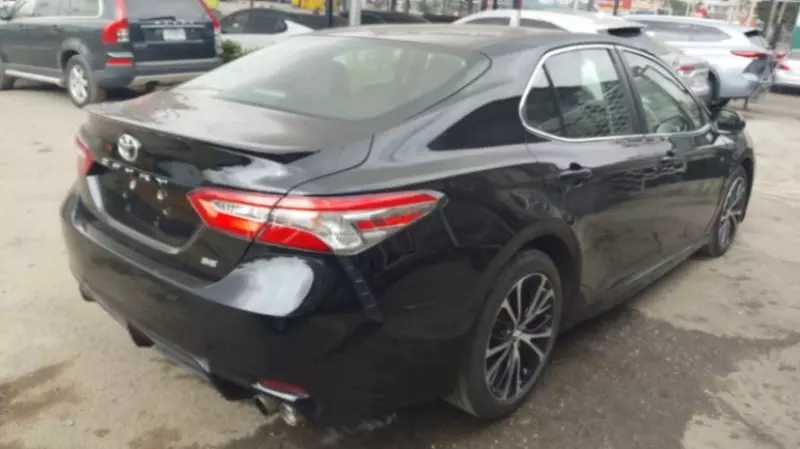 Toyota Camry   - 2018