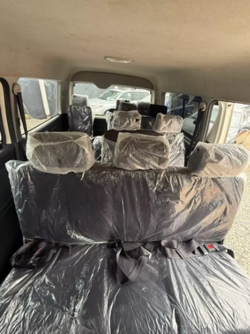 TOYOTA Hiace   - 2012