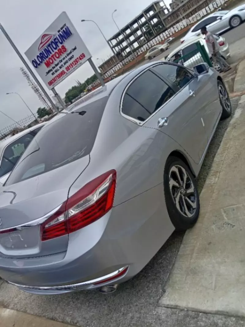 Honda Accord   - 2016