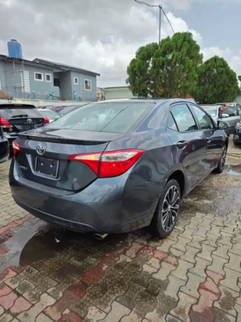 TOYOTA Corolla   - 2015