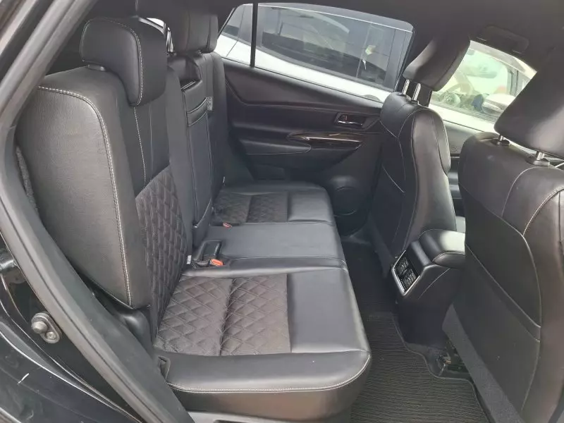 Toyota Harrier   - 2015