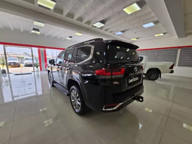 Toyota Land Cruiser   - 2025