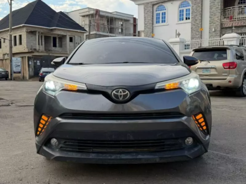 Toyota C-HR   - 2018