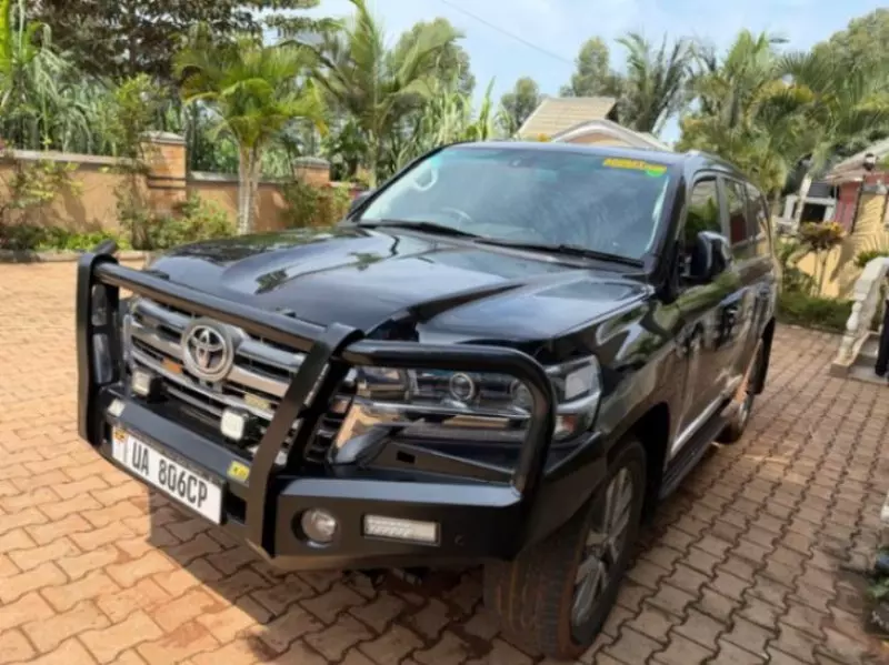 Toyota Landcruiser Sahara   - 2019