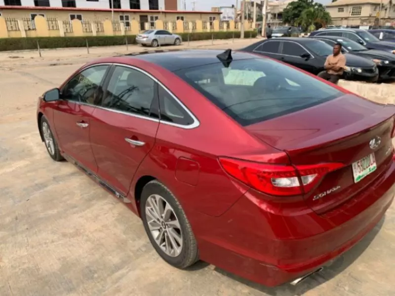 Hyundai Sonata   - 2016