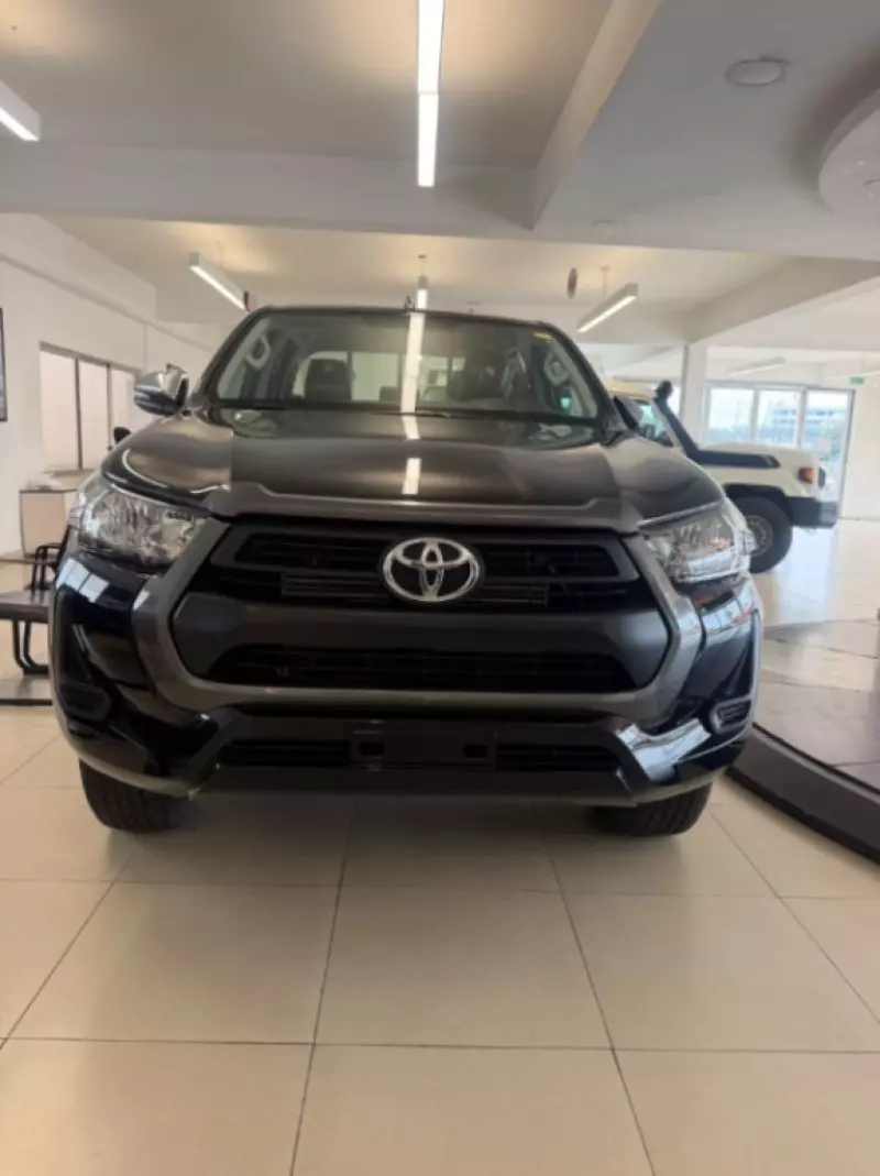 TOYOTA Hilux   - 2026
