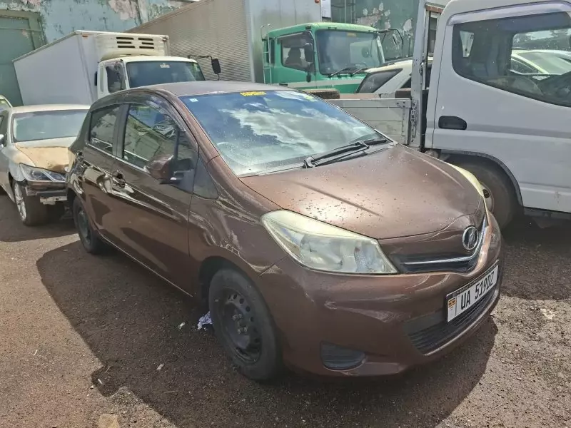 Toyota Vitz   - 2011
