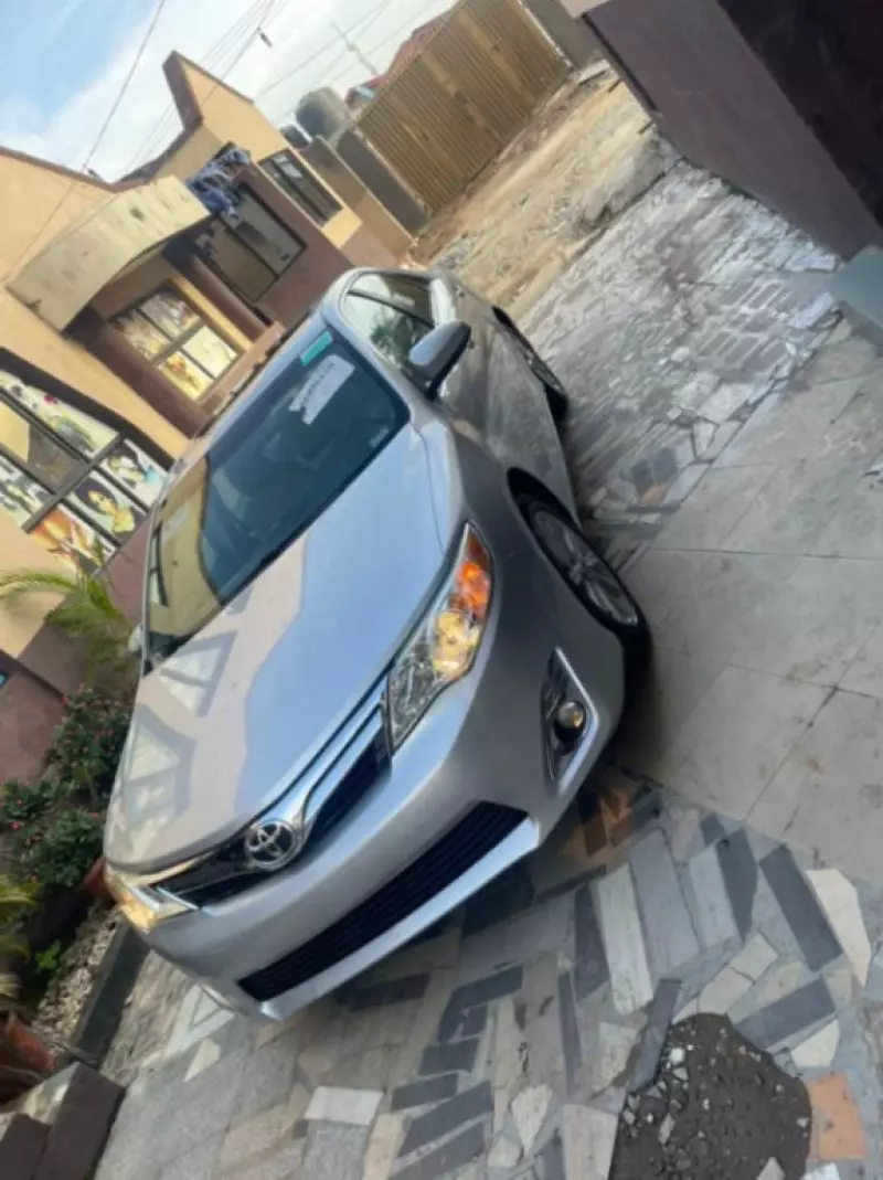Toyota Camry   - 2012