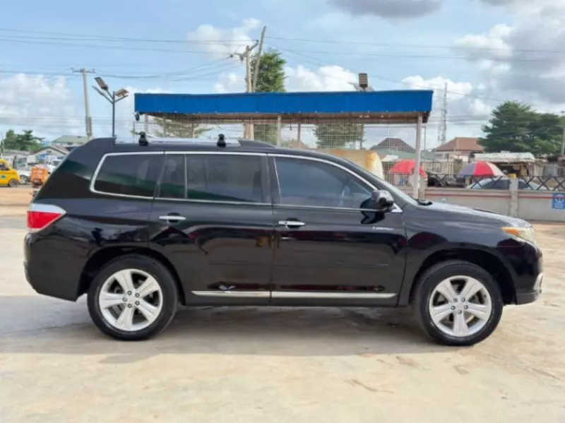 Toyota Highlander - 2011