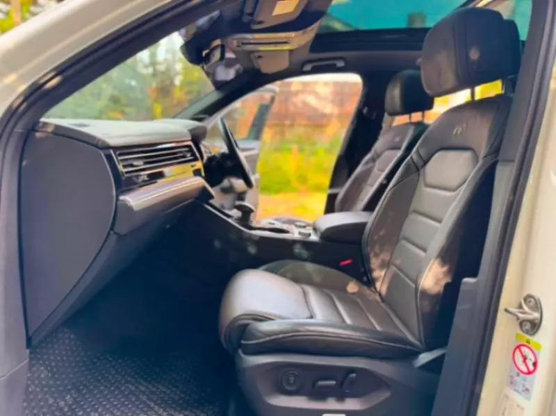 Volkswagen Touareg   - 2019