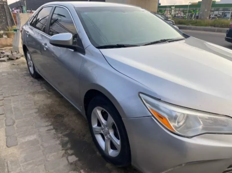 Toyota Camry   - 2016