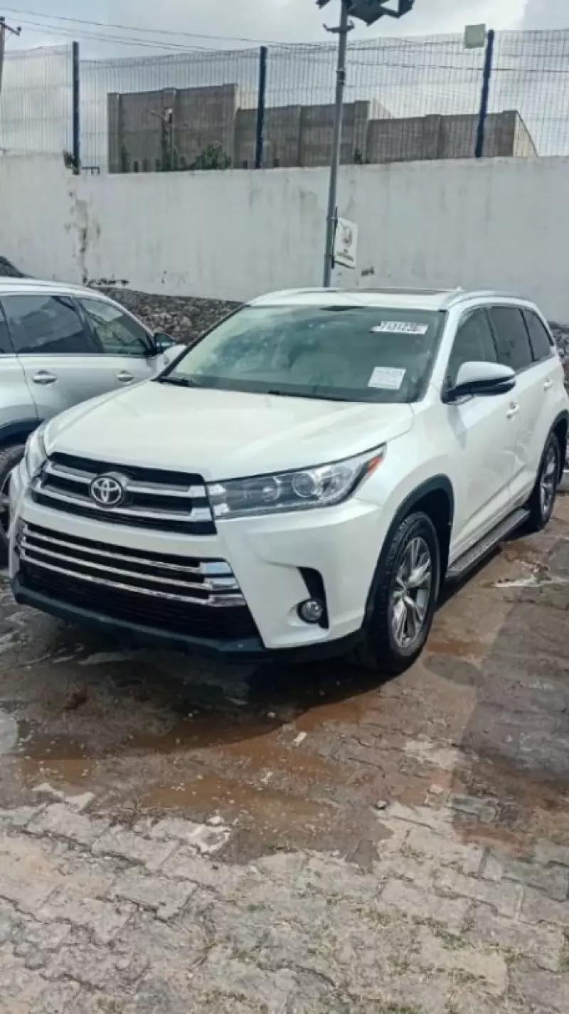 TOYOTA Highlander - 2015