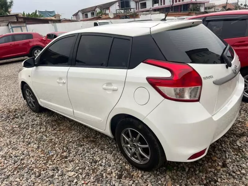 Toyota Yaris   - 2015