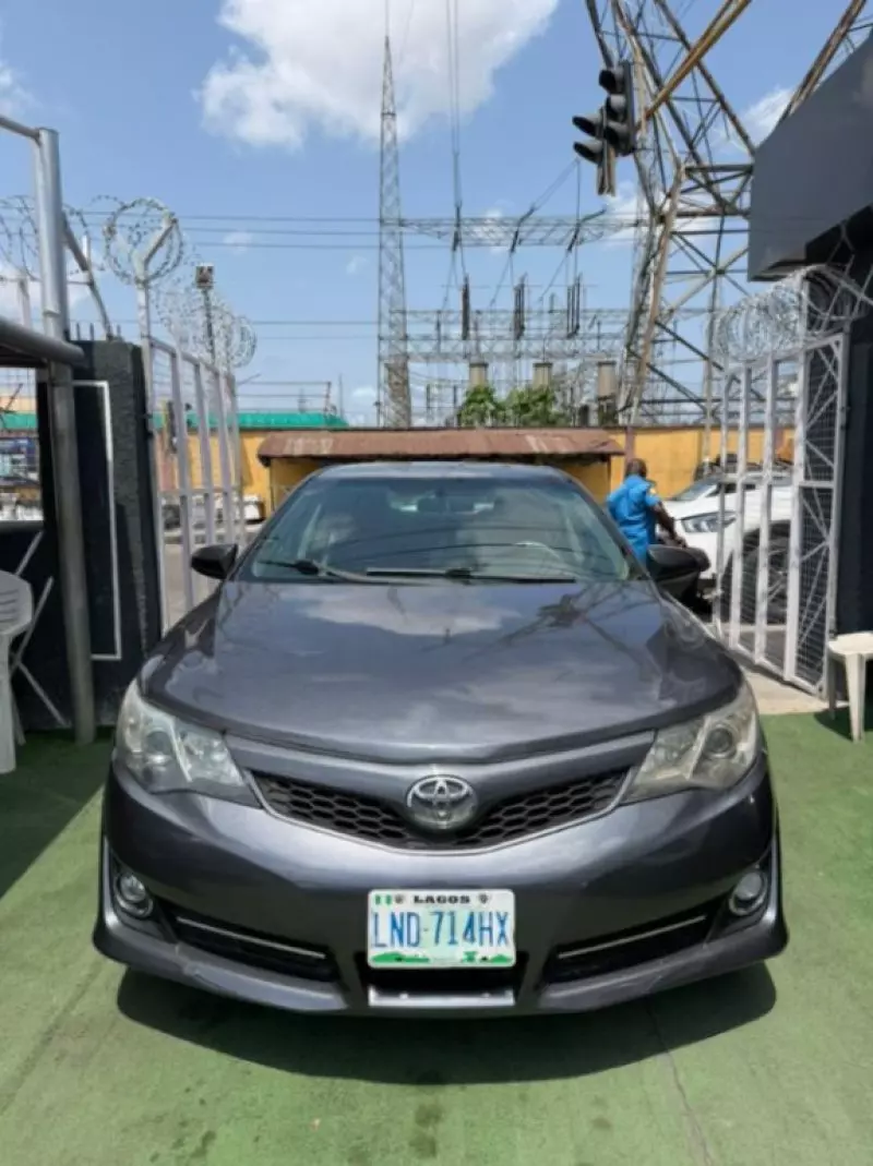 Toyota Camry   - 2013