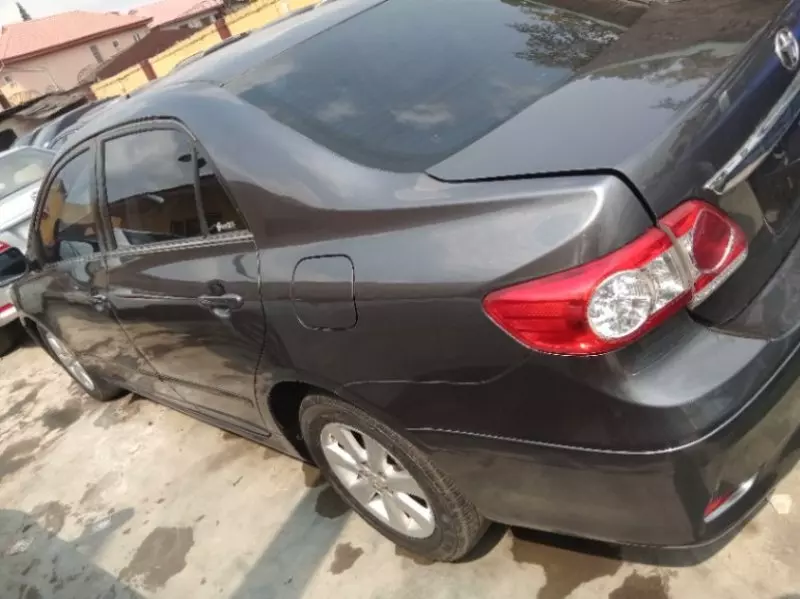 Toyota Corolla   - 2009
