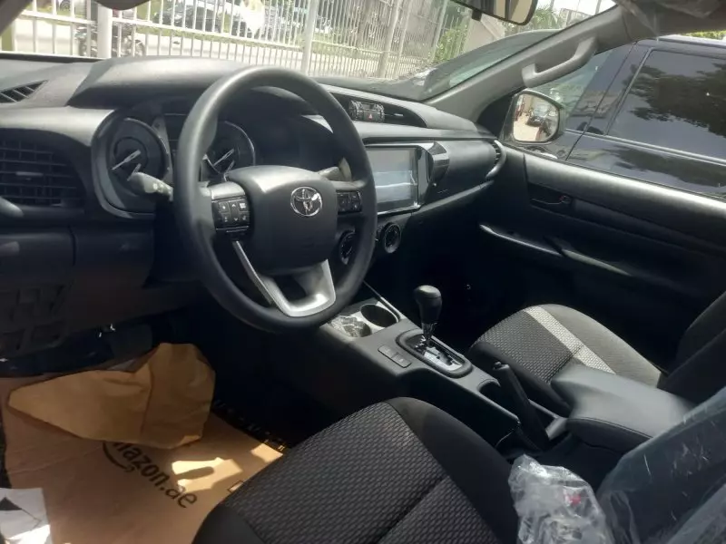 Toyota Hilux   - 2024