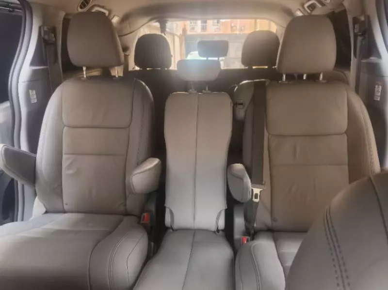 TOYOTA Sienna - 2016