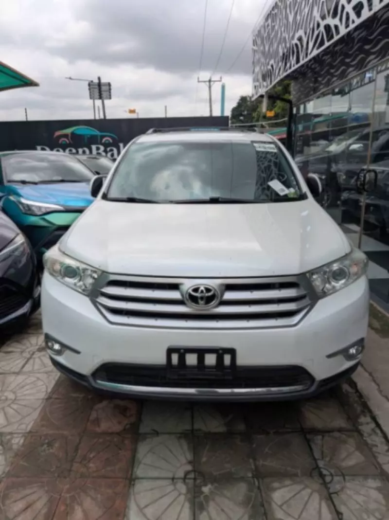 Toyota Highlander   - 2011