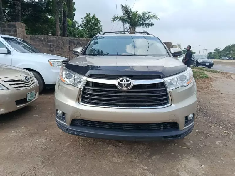 TOYOTA Highlander   - 2016