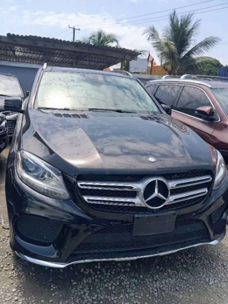 Mercedes-Benz GLE 350 - 2016