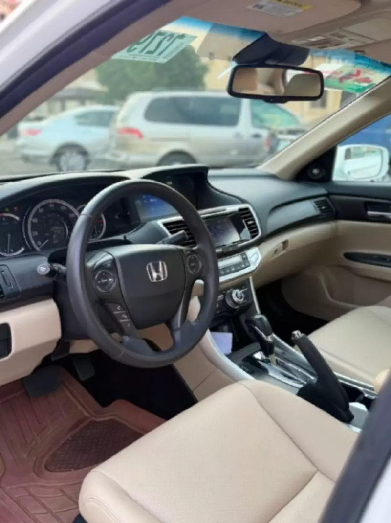 Honda Accord - 2015