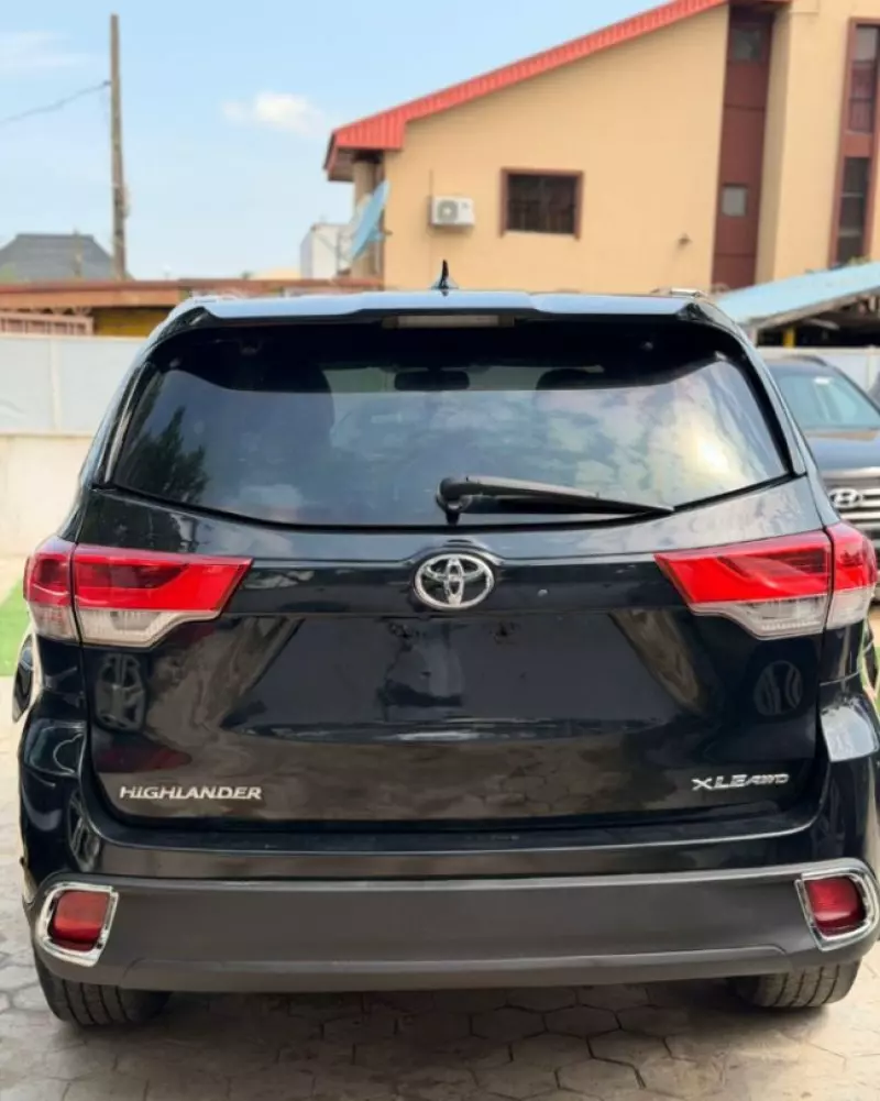 TOYOTA Highlander - 2015